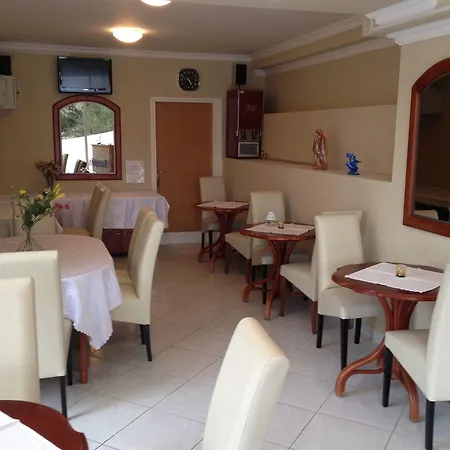 Πανσιόν Royal