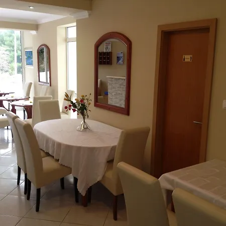 Πανσιόν Royal 3*