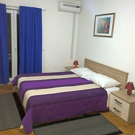 Royal Gostinjska kuća