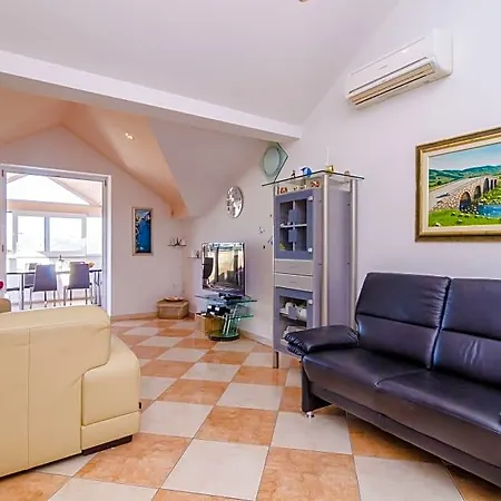 Gostinjska kuća Royal 3*