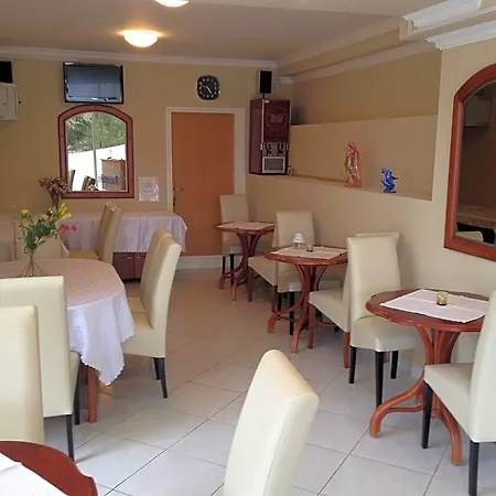 Gostinjska kuća Royal 3*