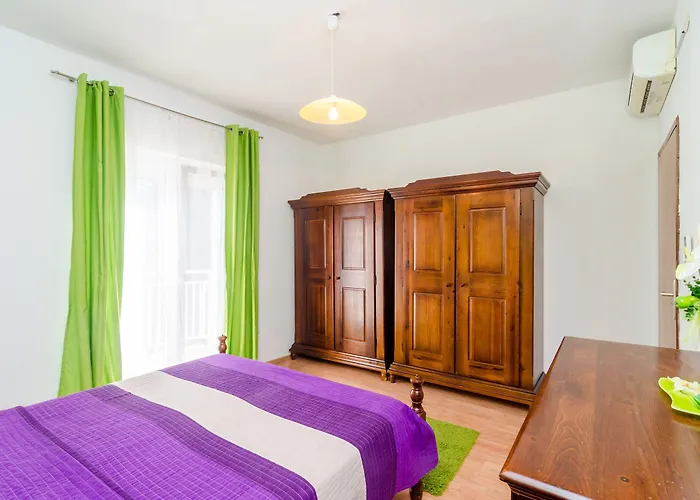 Royal Guest house 3*